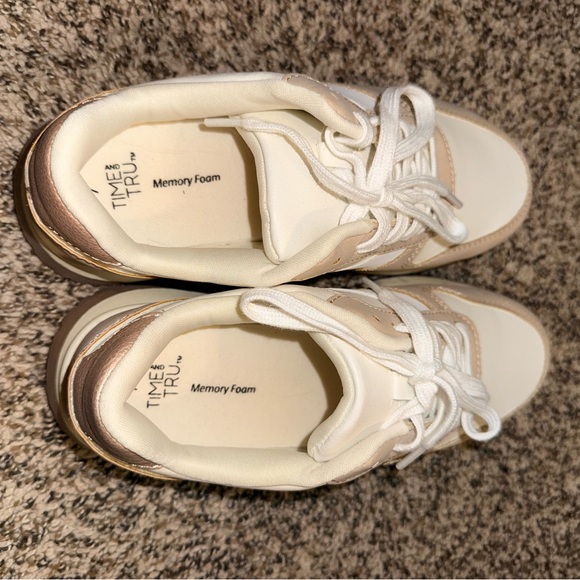 Time and Tru Women's White and Tan Sneakers - Picture 2 of 4